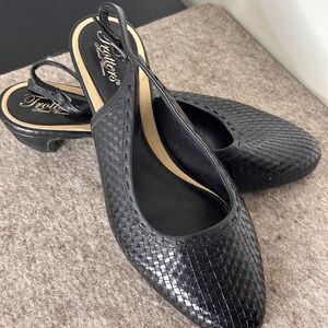 Trotters Elegant Black Hand Woven Leather Sling Back Low Heel 9 1/2W Pumps Heels